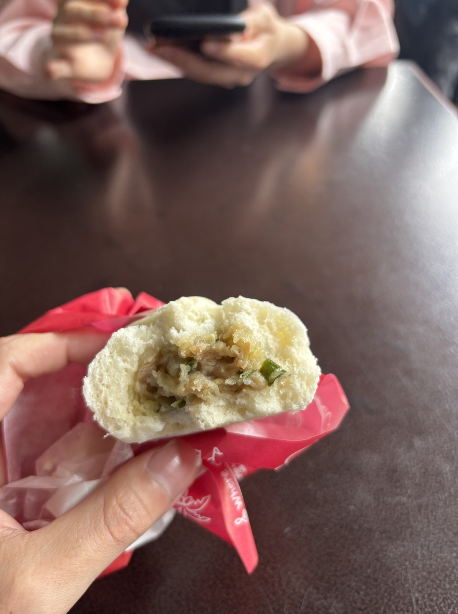 ディズニーシー ギョウザドッグ 断面 中身